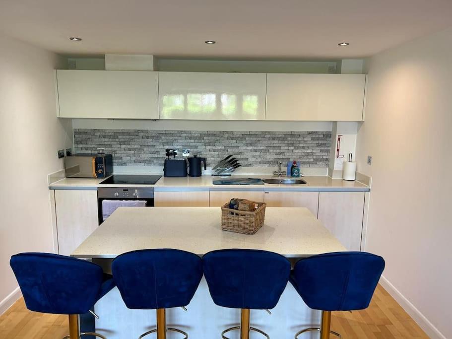 Modern Apartment, Fistral Beach Newquay  Exterior photo